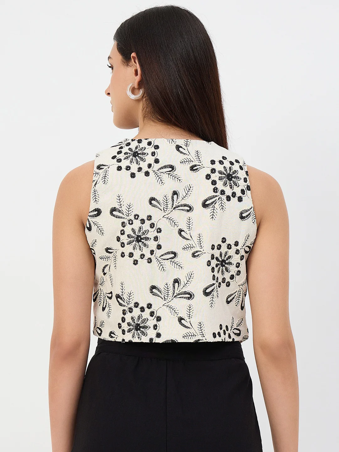 Madame Beige Embroidered Linen-Blend Vest Top - Image 7
