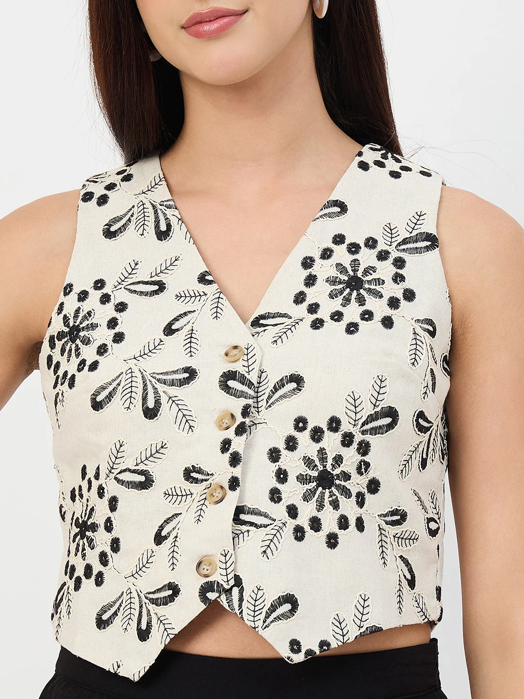 Madame Beige Embroidered Linen-Blend Vest Top - Image 8